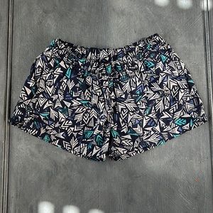 Patagonia Women’s Barely Baggies - Size M - Arrow print